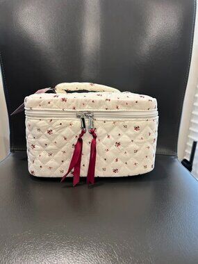 NWT Wild Fable Makeup Bag | Medium 8"x5" | Quilted Floral | New in Package